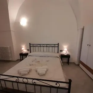 beb-lecces-home.lecce-hotels.com/
